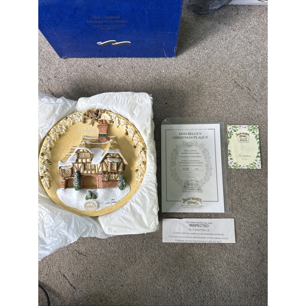 David Winter SIGNED Cottage Miss Belles‎ Christmas Plaque 129/4000 Limited NEW